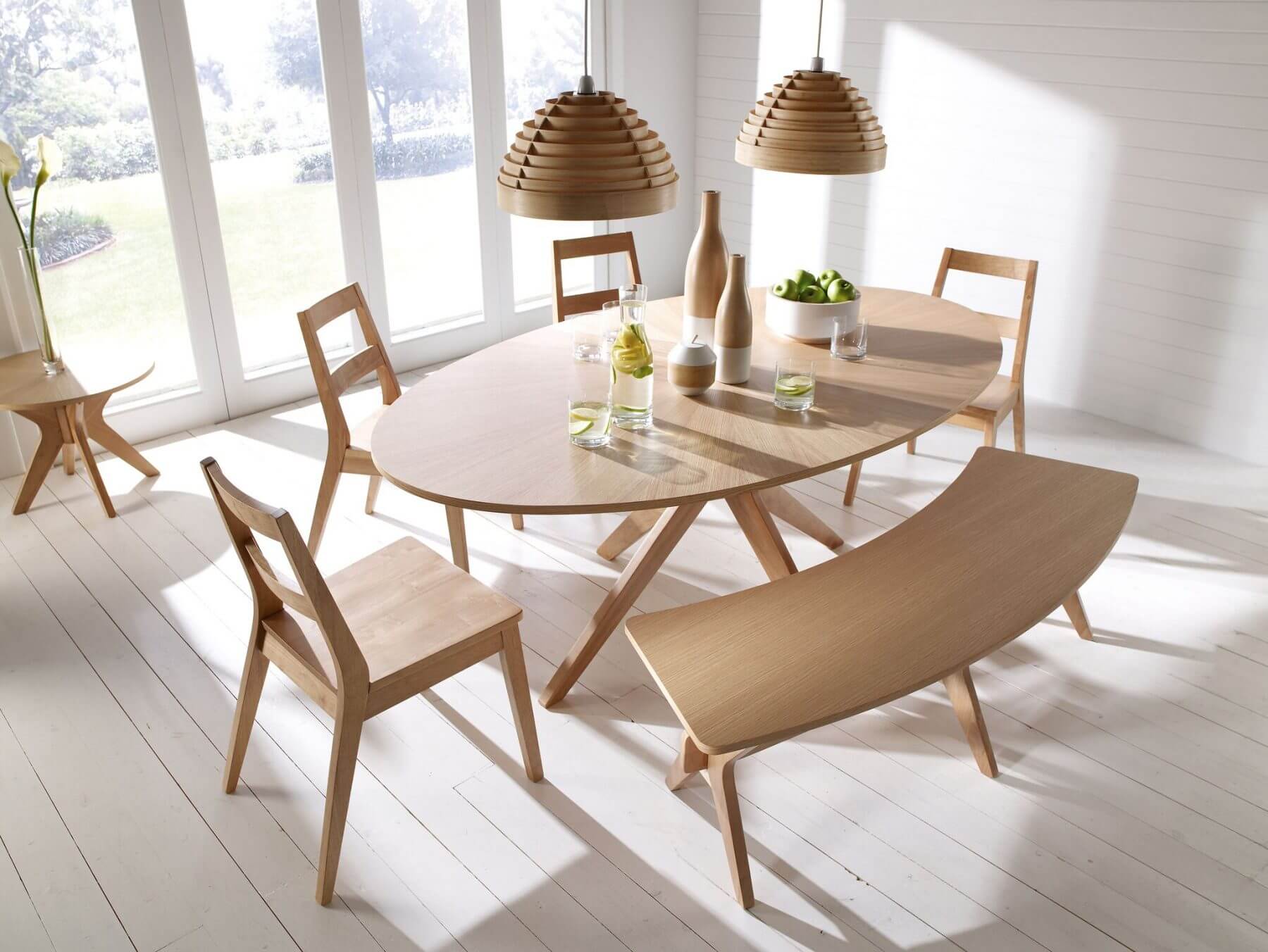 Обеденные столы светлые. Круглый стол AMCLASSIC aim Dining Table. Стол обеденный овальный Сканди. Стол обеденный деревянный Сканди. Стол кухонный раздвижной, Scandi,.